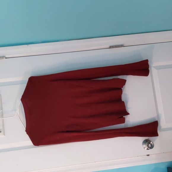 Zara, Medium Heather Red Sweater with Bell Sleeves - Picture 4 of 4